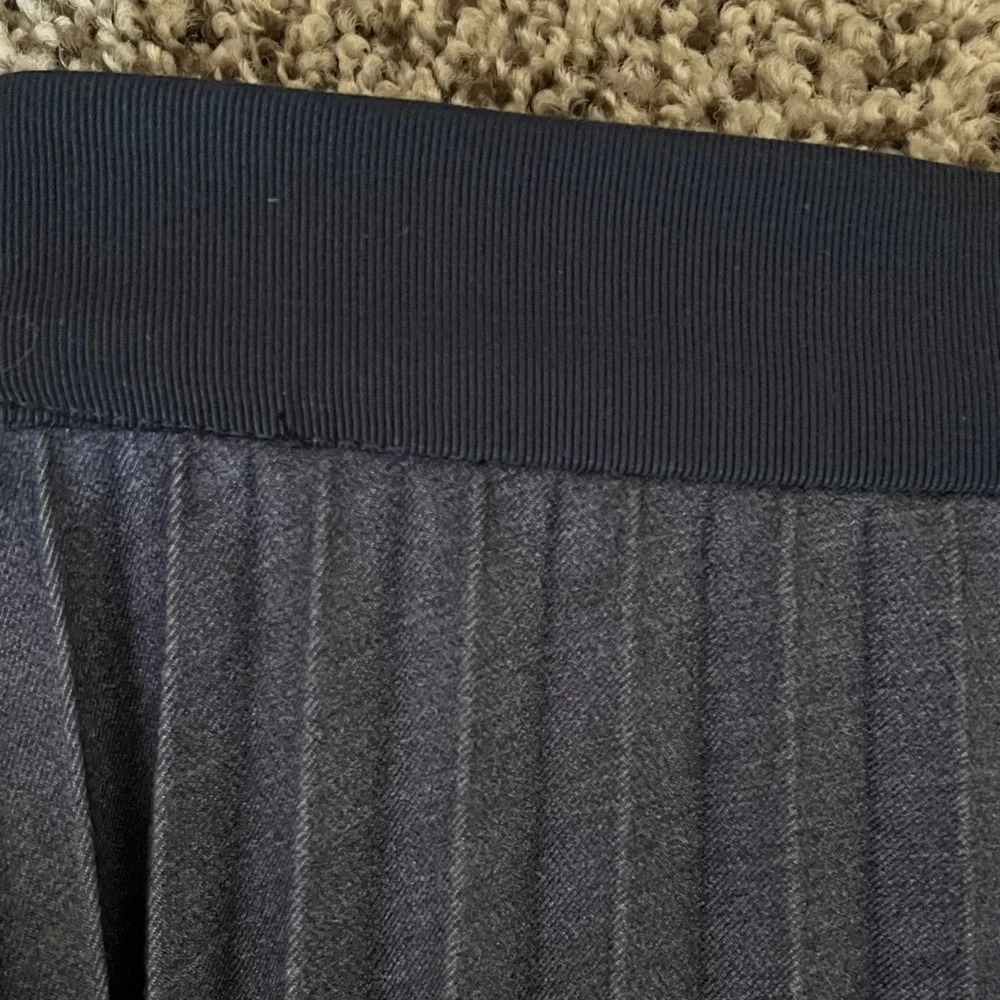 Chic Navy A-Line Pleated Skirt - Picture 4 of 4